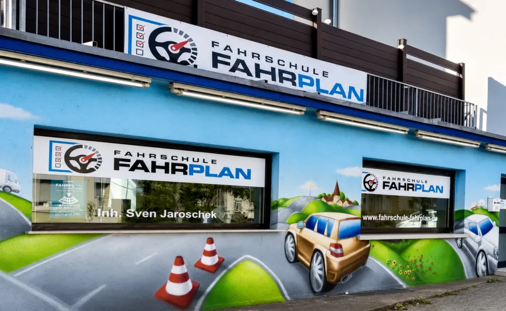 Fahrschule FAHRPLAN’nin Dillenburger Straße 37’deki şubesi, Frankfurt-Heddernheim’de